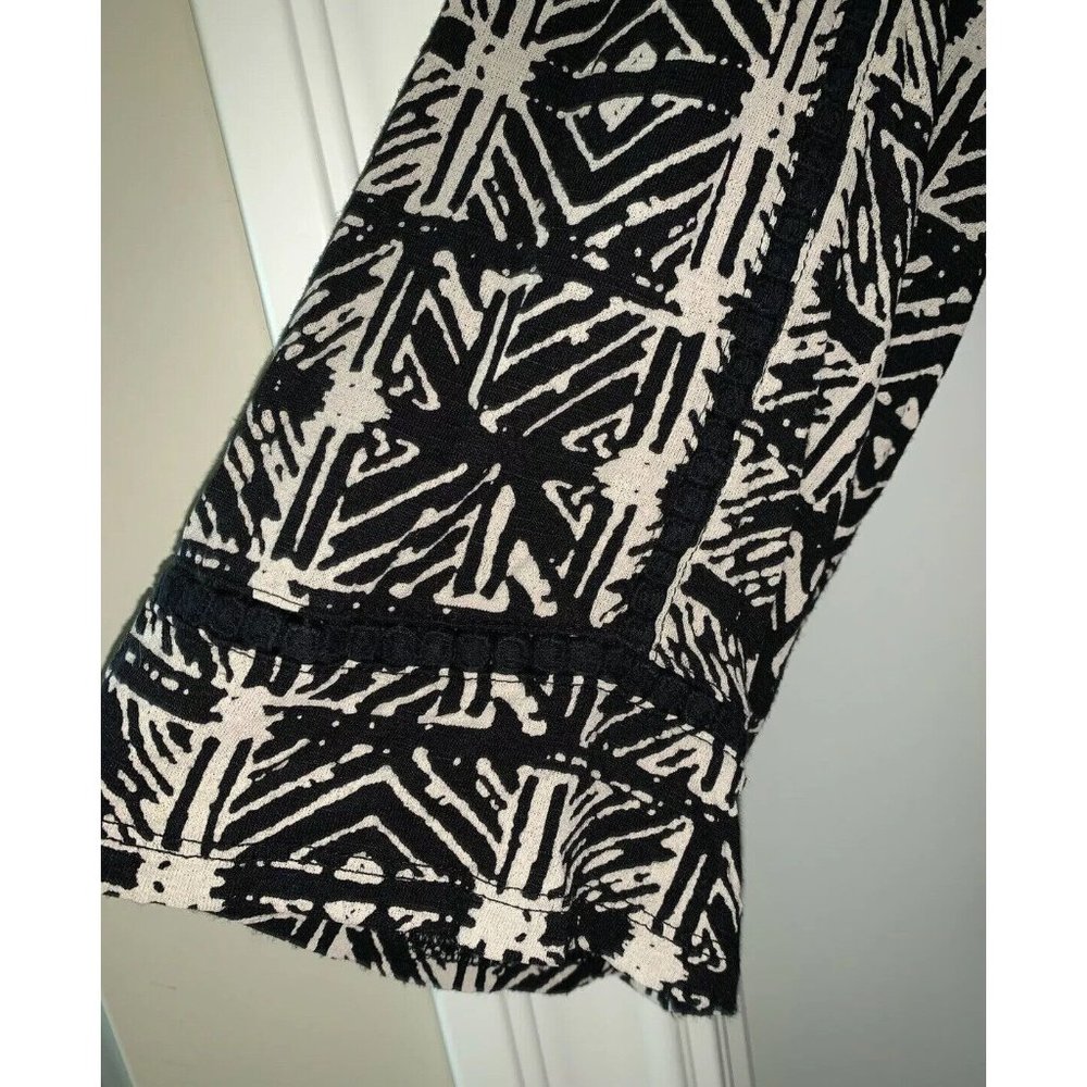 Lucky Brand Hatch Print Top Blouse Women’s Sz MEDIUM Black Ivory Crochet Trim - Picture 5 of 11